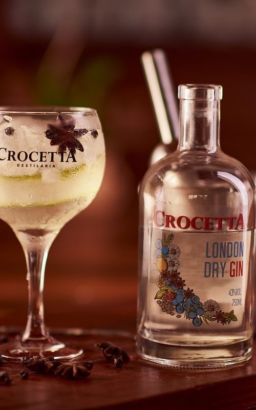 Drink de dry Gin destilaria Crocetta